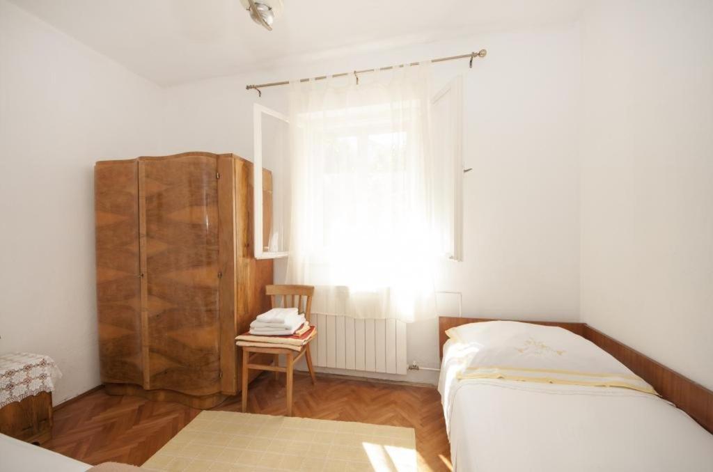 Apartments Gorana Splitska Rum bild