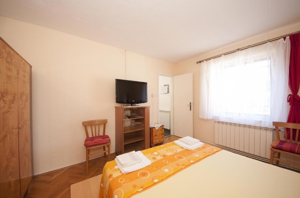 Apartments Gorana Splitska Rum bild